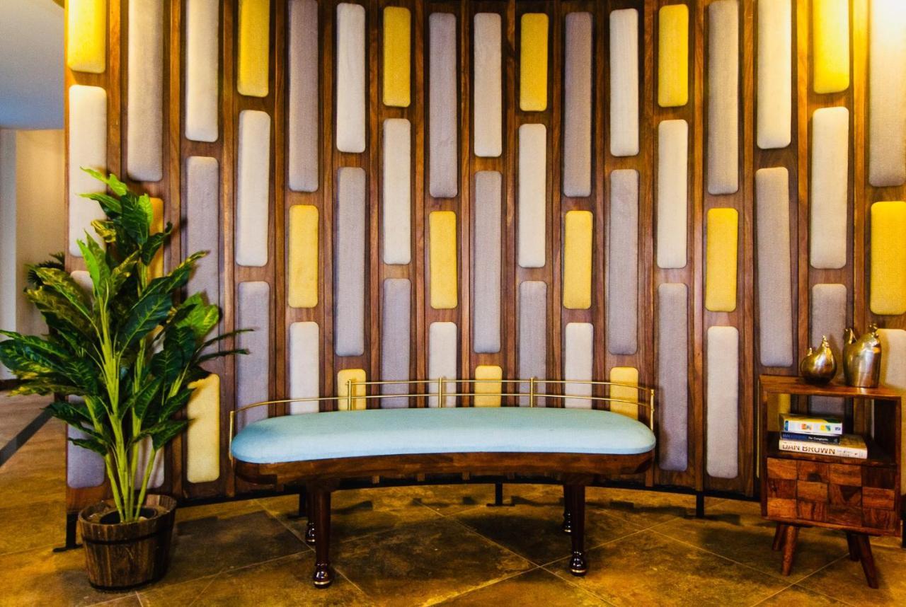 Half Hotel, カラングート エクステリア 写真